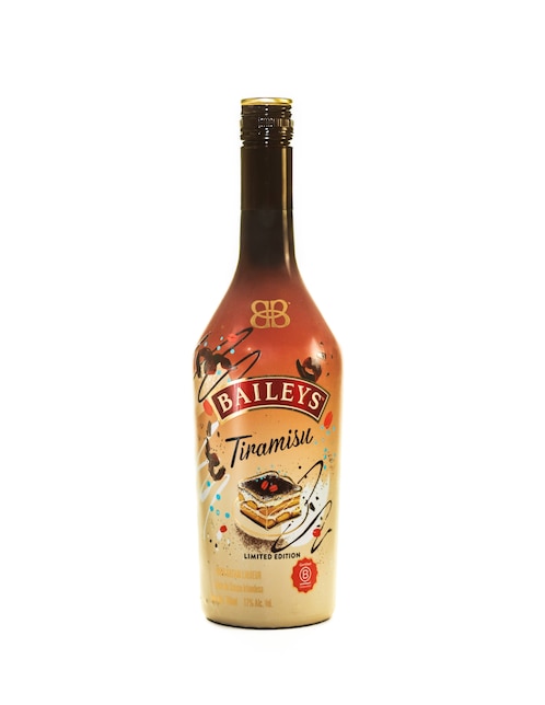 Bebida preparada de crema de licor Baileys café, chocolate y nueces 700 ml