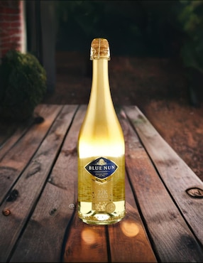 Vino espumoso blanco Riesling Blue Nun 22K Gold Alemania 750 ml