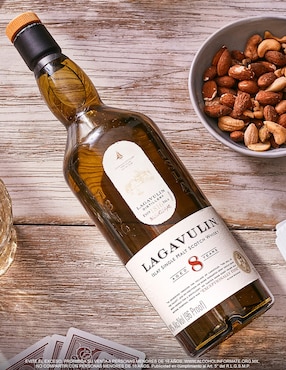 Whisky Scotch Lagavulin Islay Single Malt Escoces