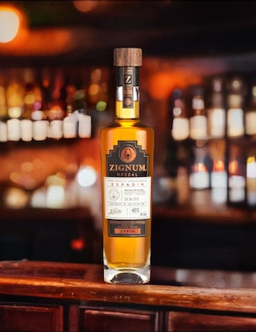 Mezcal Zignum Añejo 700 ml