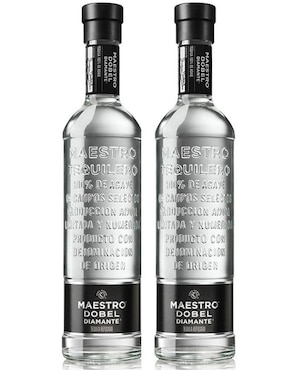 Tequila Maestro Dobel tipo Reposado cristalino 700 ml