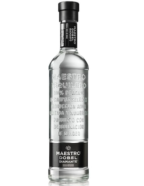 Tequila Maestro Dobel tipo Reposado cristalino 700 ml