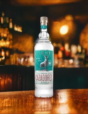 Tequila Cazadores tipo Blanco 700 ml