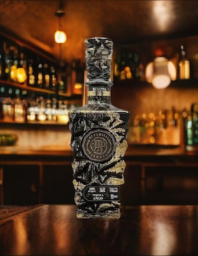 Tequila Mi Familia Flores tipo Añejo cristalino 750 ml
