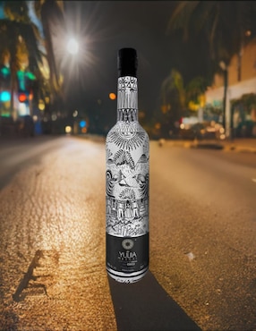 Licor de coco Yuliia  sabor frutal 750 ml