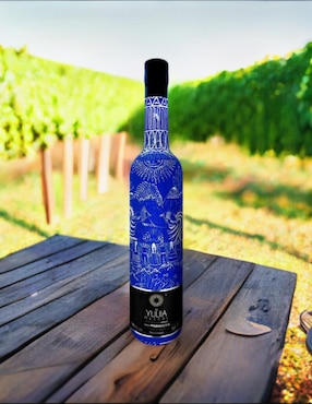 Licor de maracuyá Yuliia  sabor frutal 750 ml