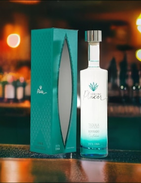 Tequila Nuestro Placer tipo Reposado cristalino 750 ml