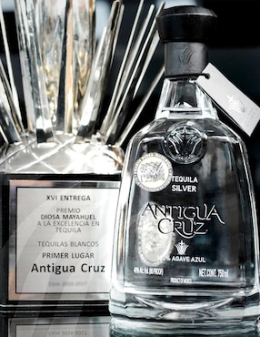 Tequila Antigua Cruz Ultra Premium tipo Blanco 2 piezas 750 ml c/u