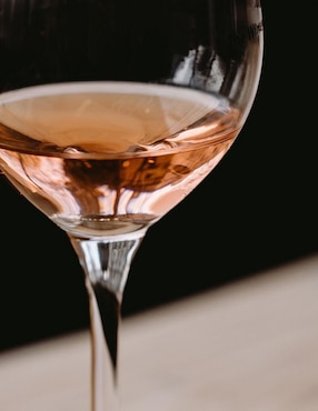 Set vino rosado varietal semi seco Vinos del Oeste Petite Sirah