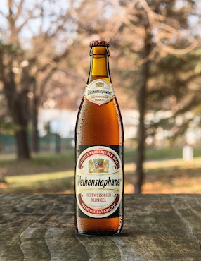 Cerveza obscura Weihenstephaner tostado