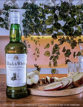 Whisky Scotch Black & White Blended