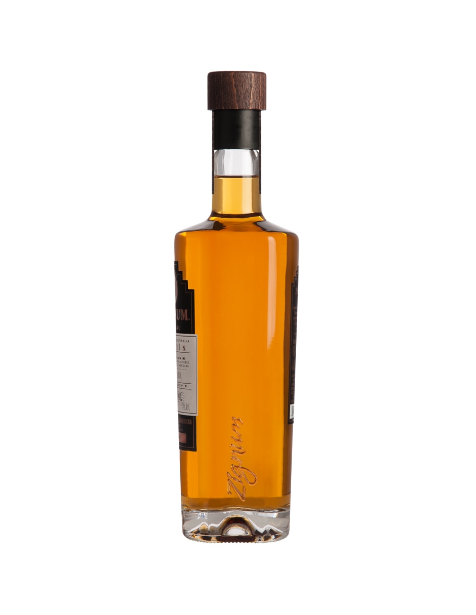Mezcal Añejo 700 ml 3