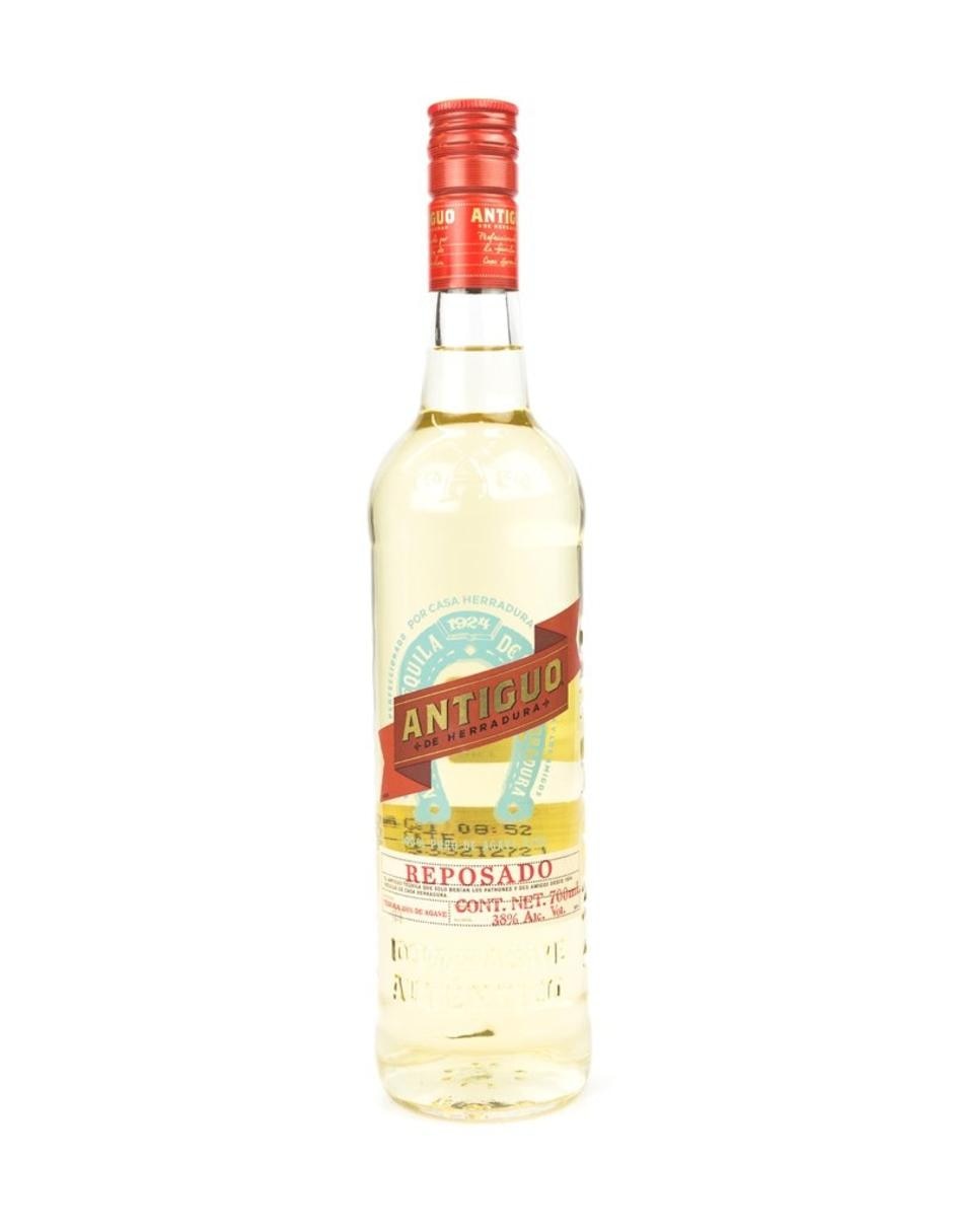 Tequila tipo Reposado 4 piezas 700 ml c/u Tequila tipo Reposado 4 piezas 700 ml c/u
