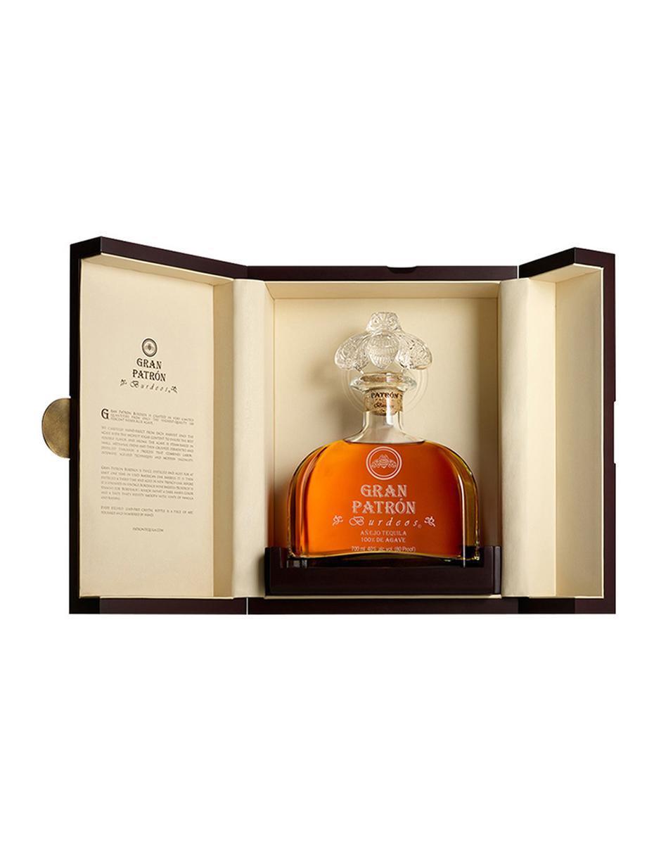Caja de tequila tipo Añejo 3 piezas 750 ml c/u