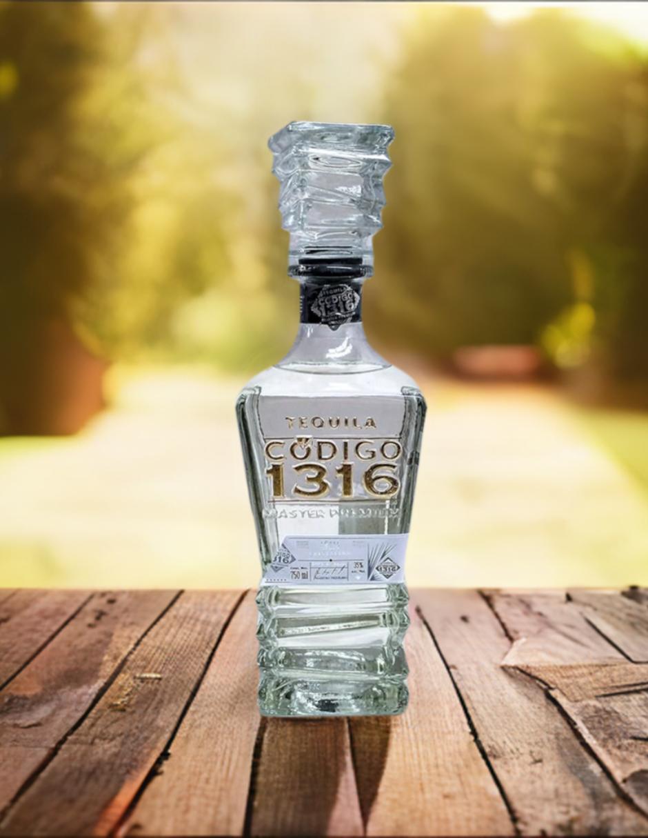 Tequila tipo Añejo cristalino 750 ml 4