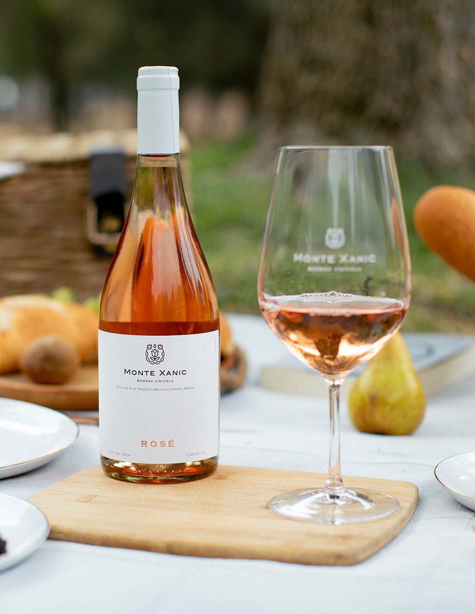 Vino Rosado varietal semi seco 750 ml 6